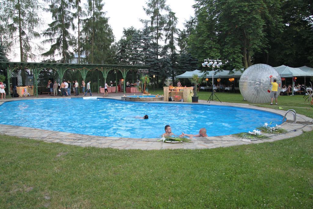 Ostoya Inn & Granary Jasionka Kültér fotó